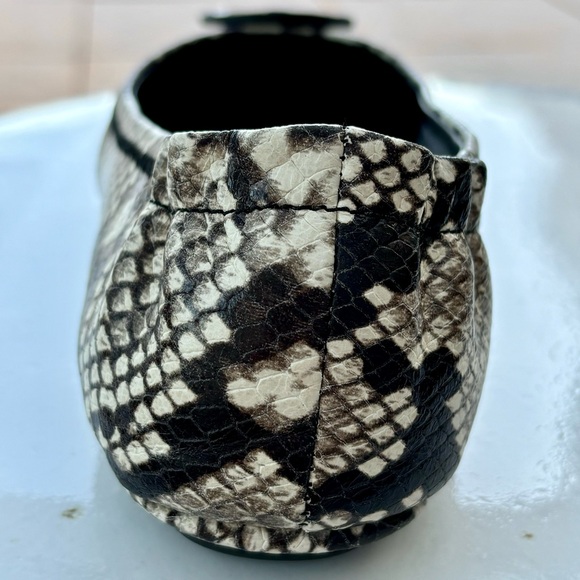 NWOT Tory Burch Minnie Snake Print Flats - Picture 5 of 11